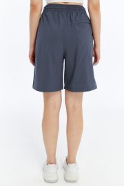Kadın Oversize Paraşüt Kumaş Fleto Cepli Şort - Füme - Görsel 6