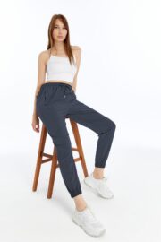 Kadın Oversize Paraşüt Kumaş Paçası Lastikli Pantolon - Füme - Görsel 16