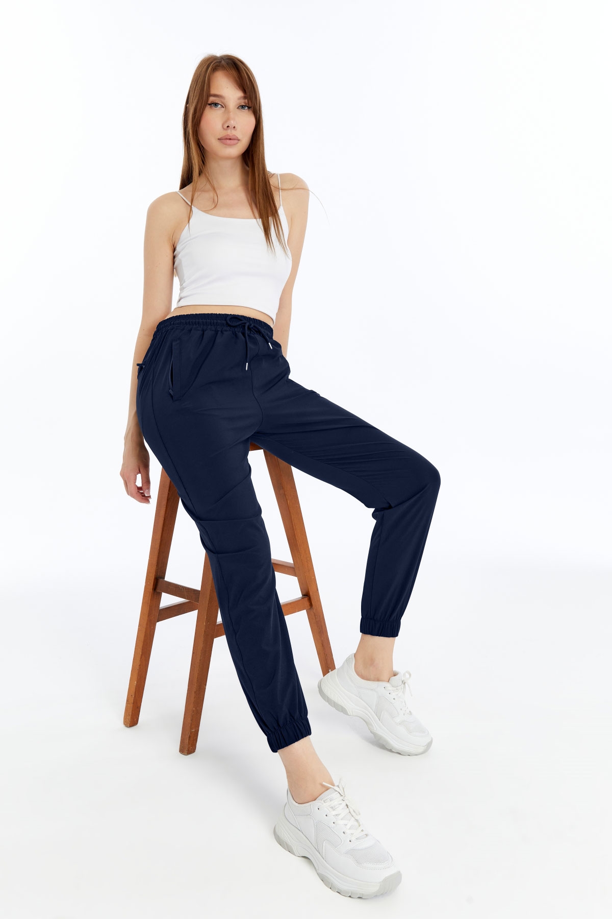 11 Kadın Oversize Paraşüt Kumaş Paçası Lastikli Pantolon - Lacivert - Görsel 1
