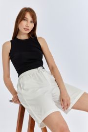 Kadın Oversize Duble Paça Pamuklu Kumaş Şort - Beyaz - Görsel 3