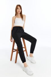 Kadın Oversize Paraşüt Kumaş Paçası Lastikli Pantolon - Siyah - Görsel 16