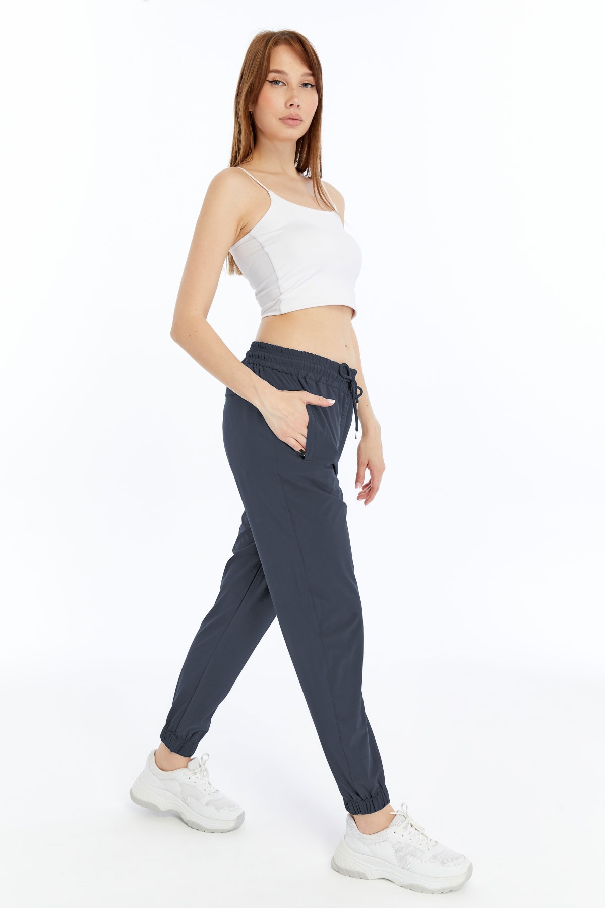3 Kadın Oversize Paraşüt Kumaş Paçası Lastikli Pantolon - Füme - Görsel 1