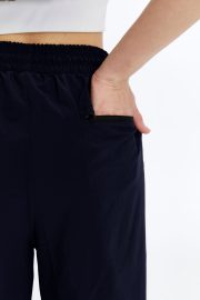 Kadın Oversize Paraşüt Kumaş Fleto Cepli Şort - Lacivert - Görsel 6